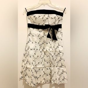 Strapless white and black dress by Wawa juniors size medium